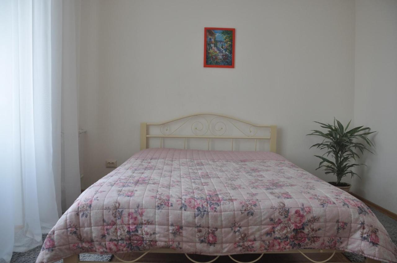 Apartments Theatre Shepkina 2 Room Szumi Kültér fotó