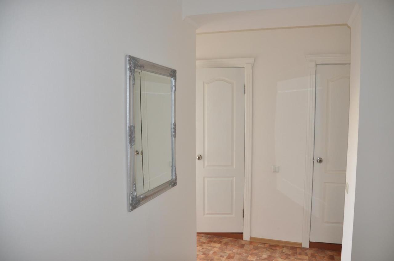 Apartments Theatre Shepkina 2 Room Szumi Kültér fotó